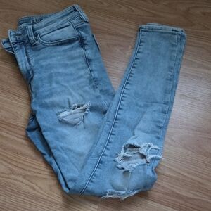 American Eagle Outfitters Women's Light Blue Distressed Skinny Jeans